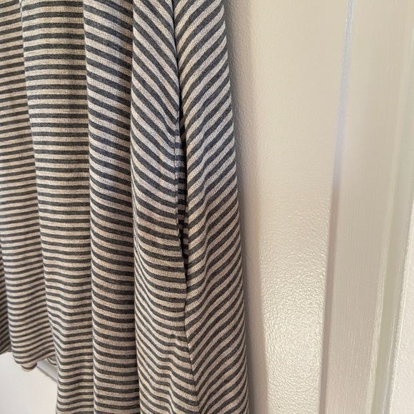 Women’s T shirt dress by Elan w/POCKETS NWT Size Med Dark and Light Gray… - Picture 5 of 5